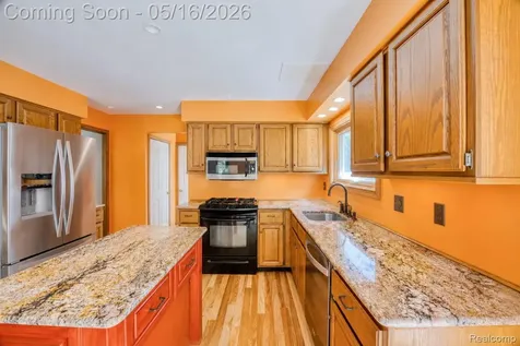 20007 Stamford Drive Livonia City MI 48152