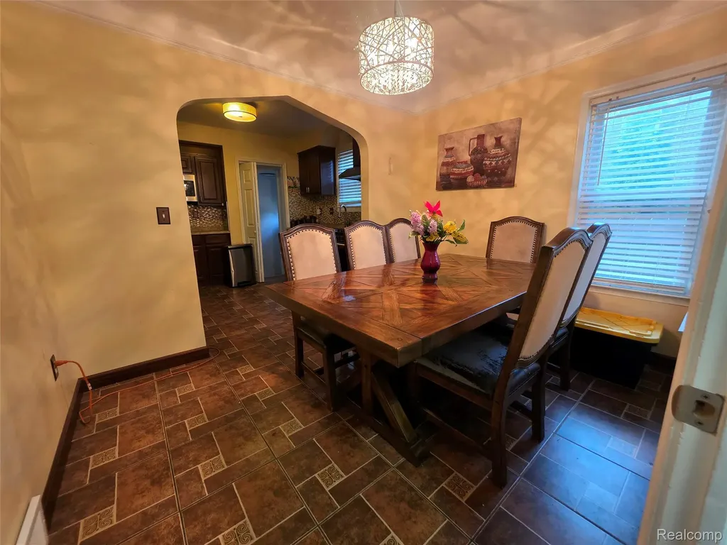 21259 Cyman Avenue Warren City MI 48091