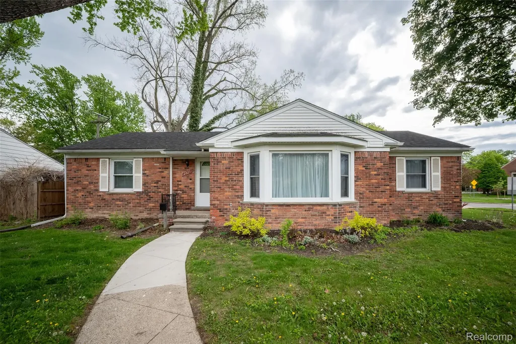 2423 Crooks Road Royal Oak City MI 48073