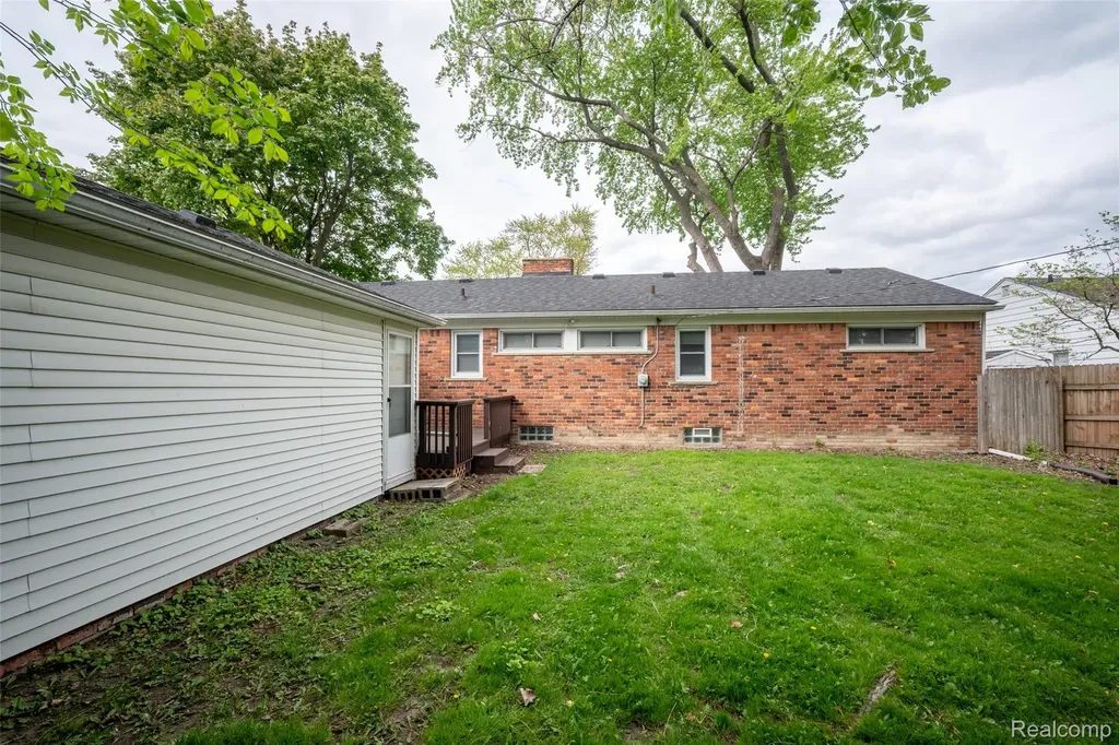 2423 Crooks Road Royal Oak City MI 48073