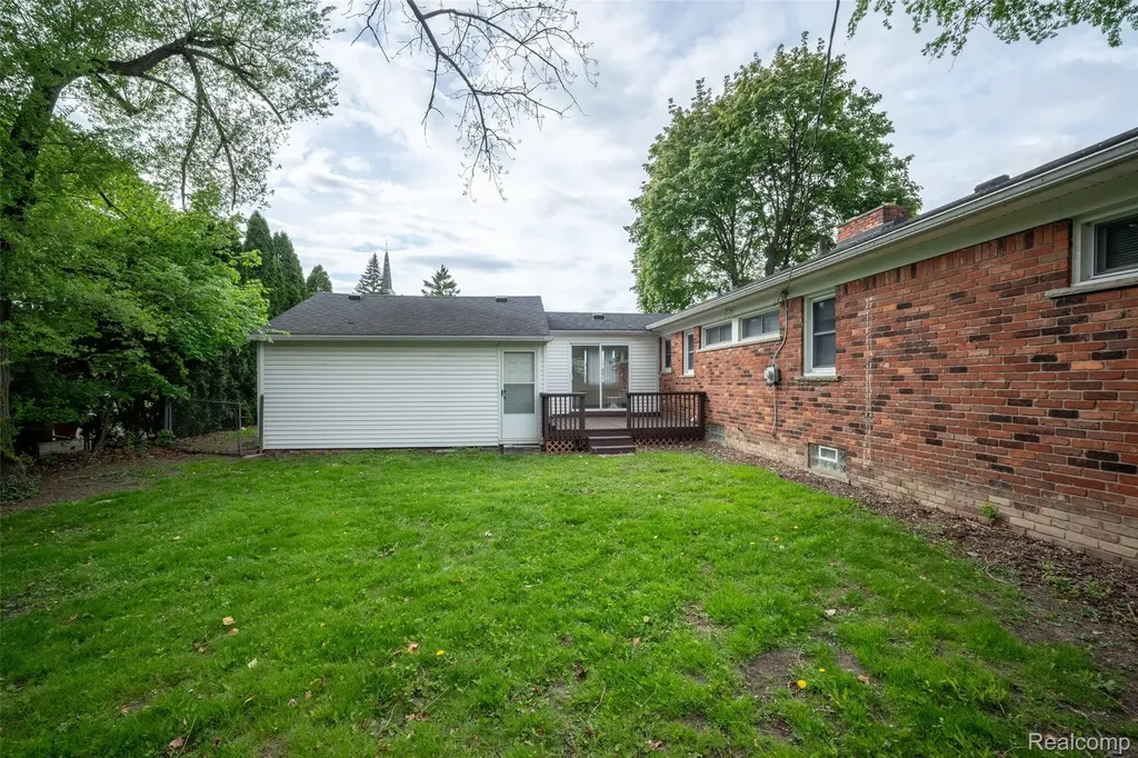 2423 Crooks Road Royal Oak City MI 48073