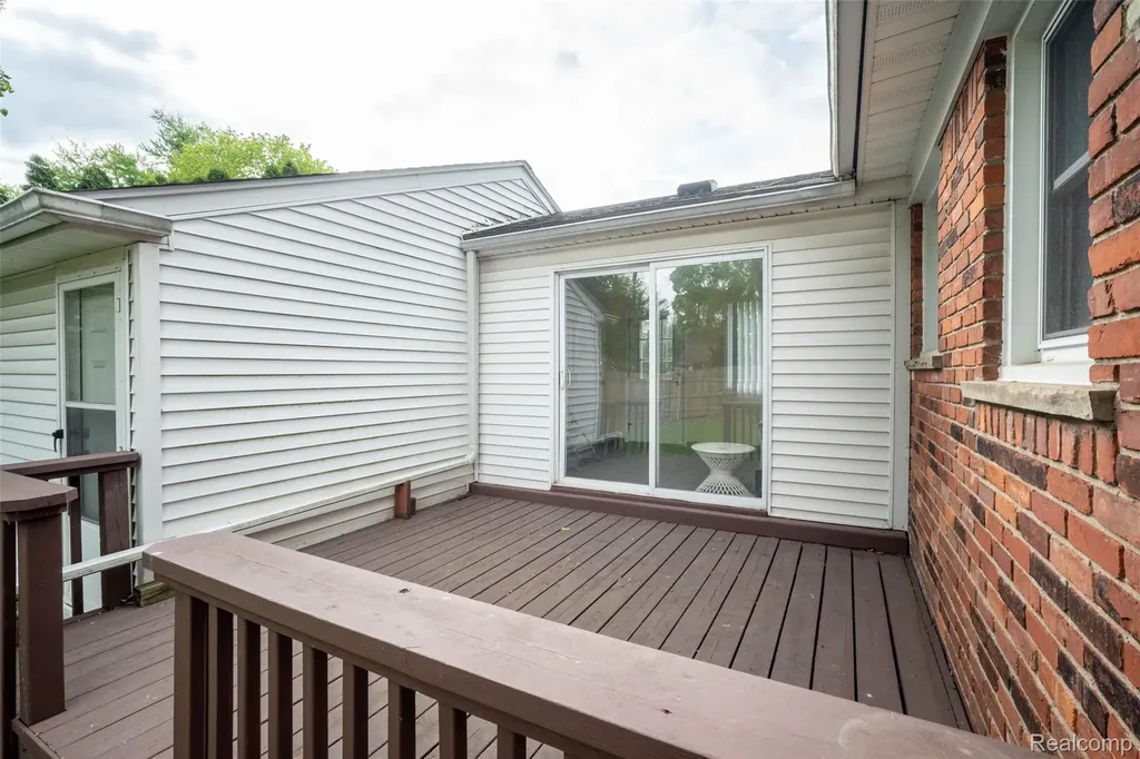 2423 Crooks Road Royal Oak City MI 48073