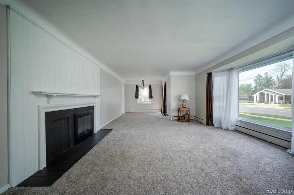 2423 Crooks Road Royal Oak City MI 48073