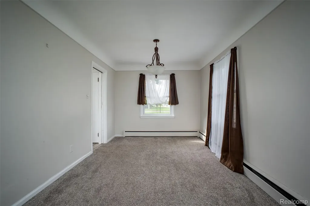 2423 Crooks Road Royal Oak City MI 48073