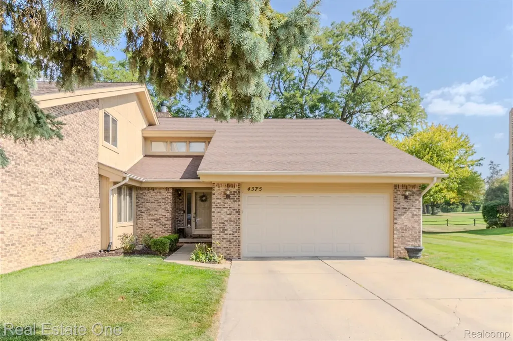 4575 Fairway Court Waterford Charter Township MI 48328