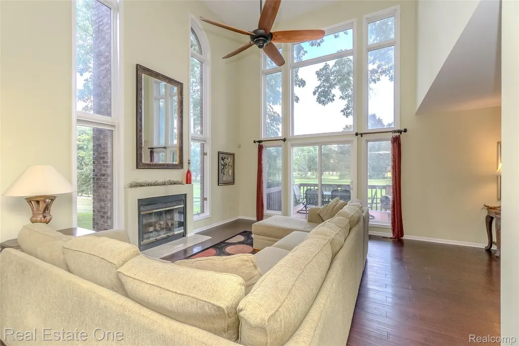 4575 Fairway Court Waterford Charter Township MI 48328