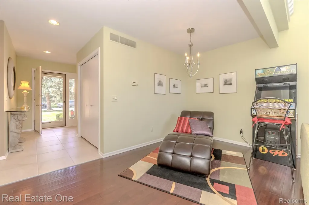 4575 Fairway Court Waterford Charter Township MI 48328