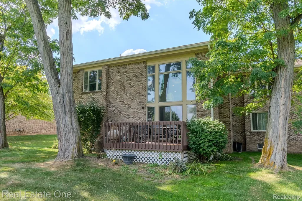 4575 Fairway Court Waterford Charter Township MI 48328