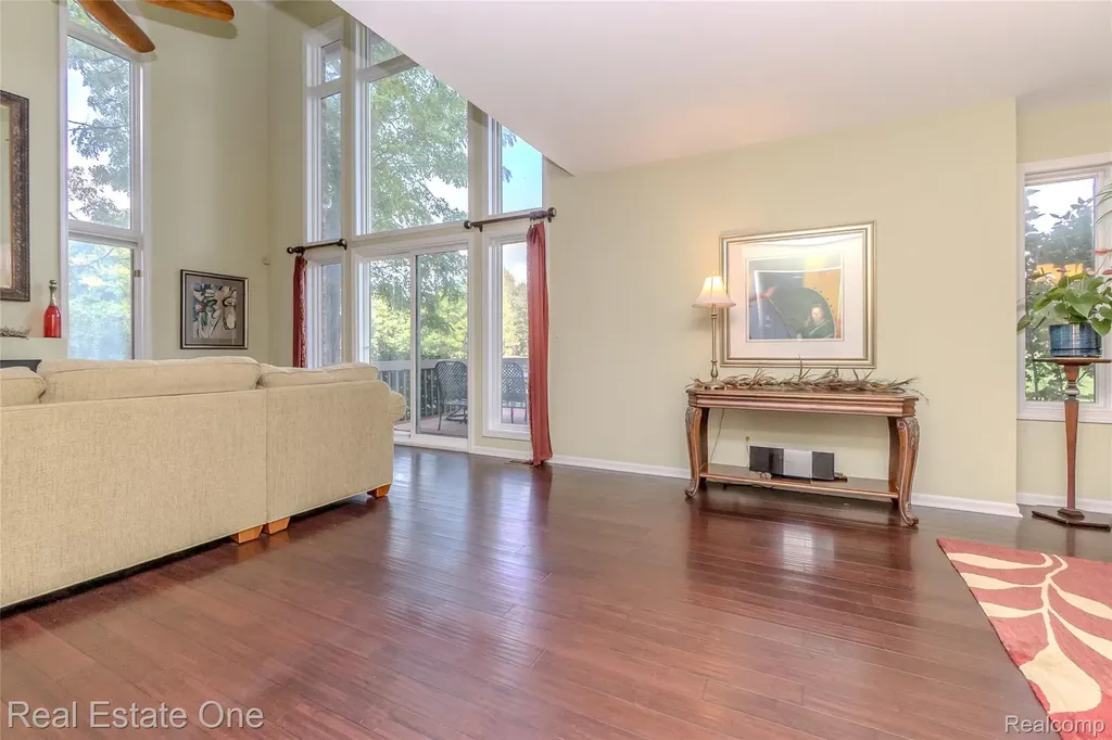4575 Fairway Court Waterford Charter Township MI 48328
