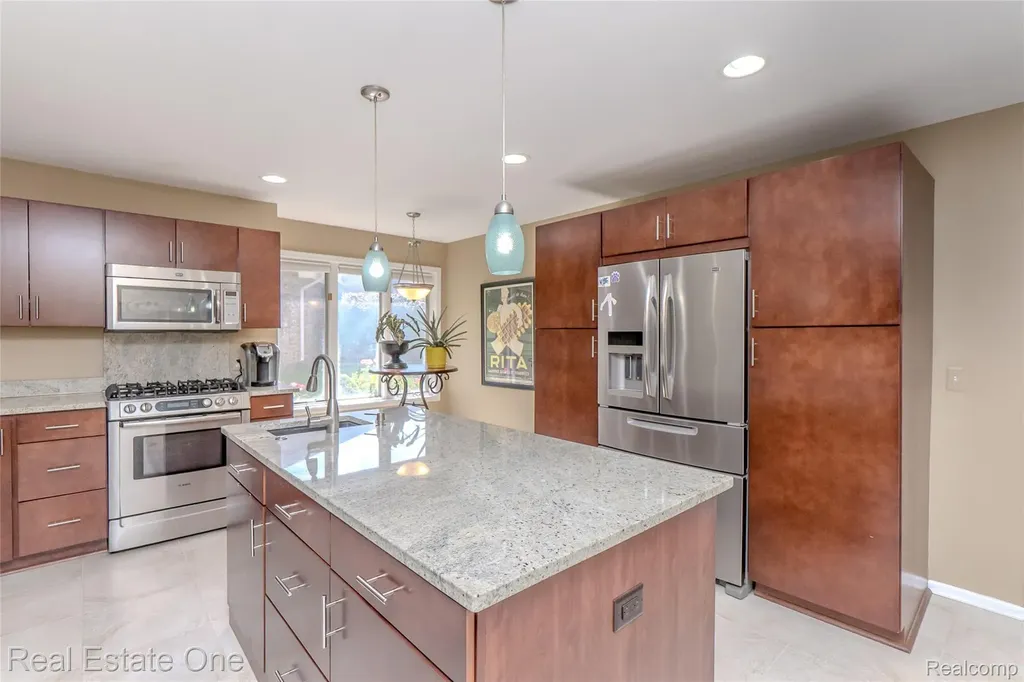 4575 Fairway Court Waterford Charter Township MI 48328