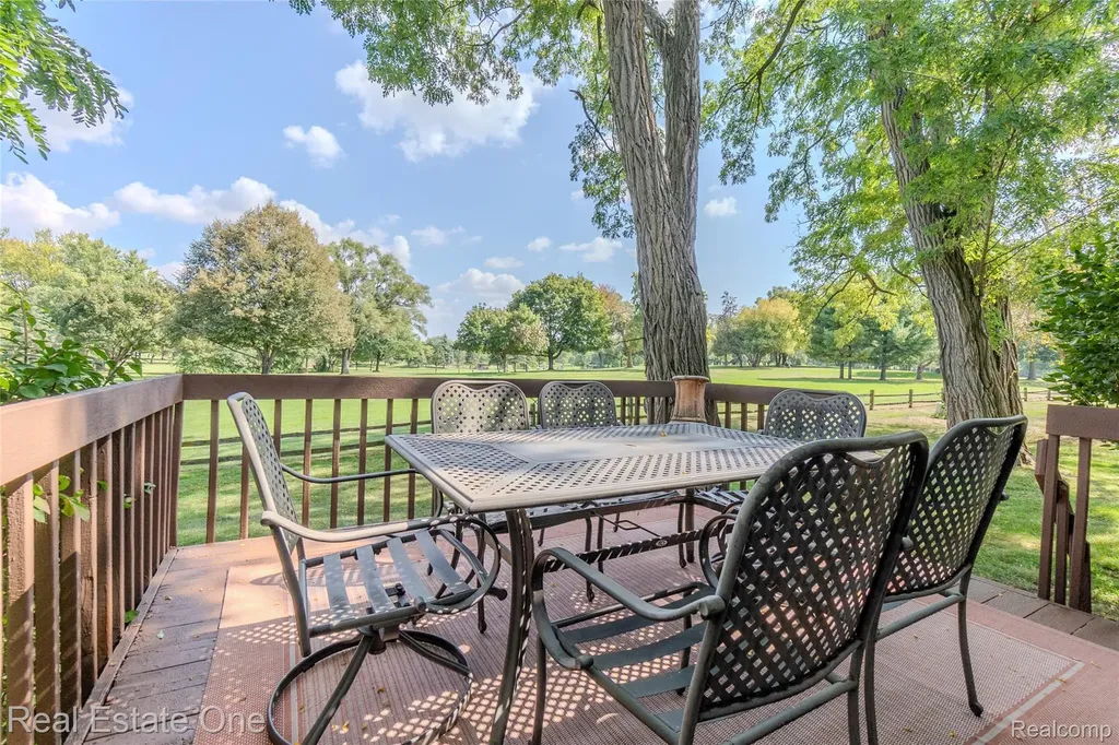 4575 Fairway Court Waterford Charter Township MI 48328
