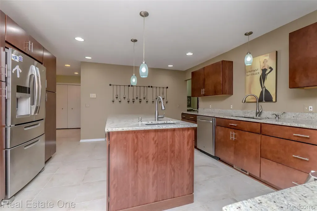 4575 Fairway Court Waterford Charter Township MI 48328