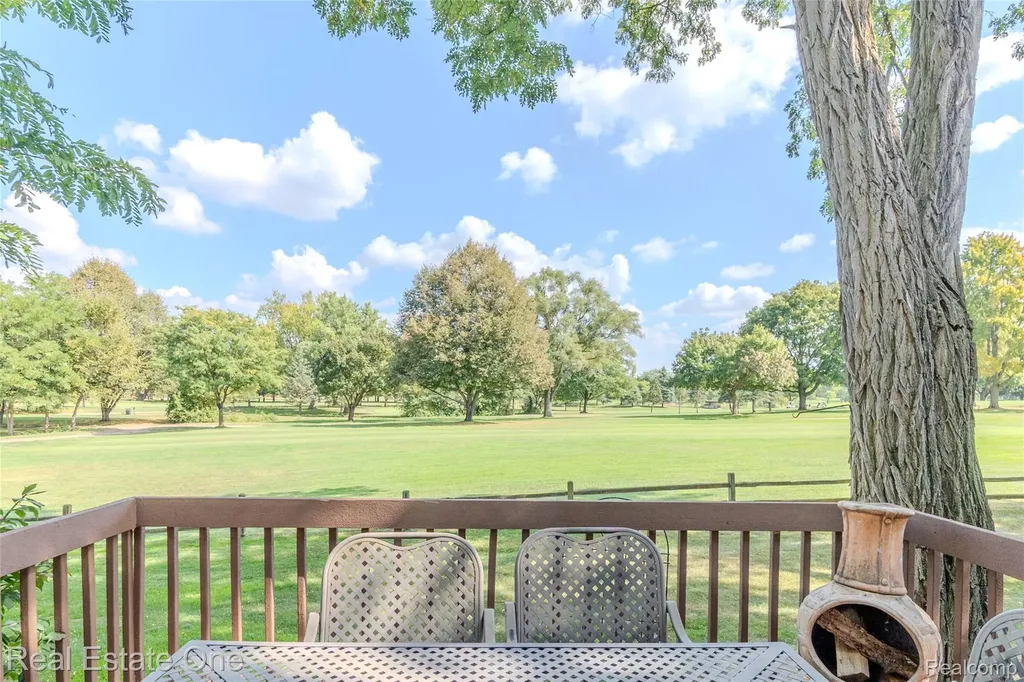 4575 Fairway Court Waterford Charter Township MI 48328
