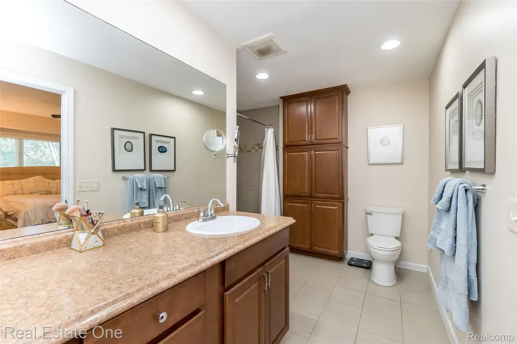 4575 Fairway Court Waterford Charter Township MI 48328