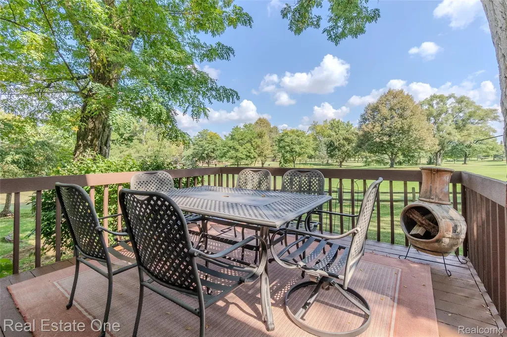 4575 Fairway Court Waterford Charter Township MI 48328