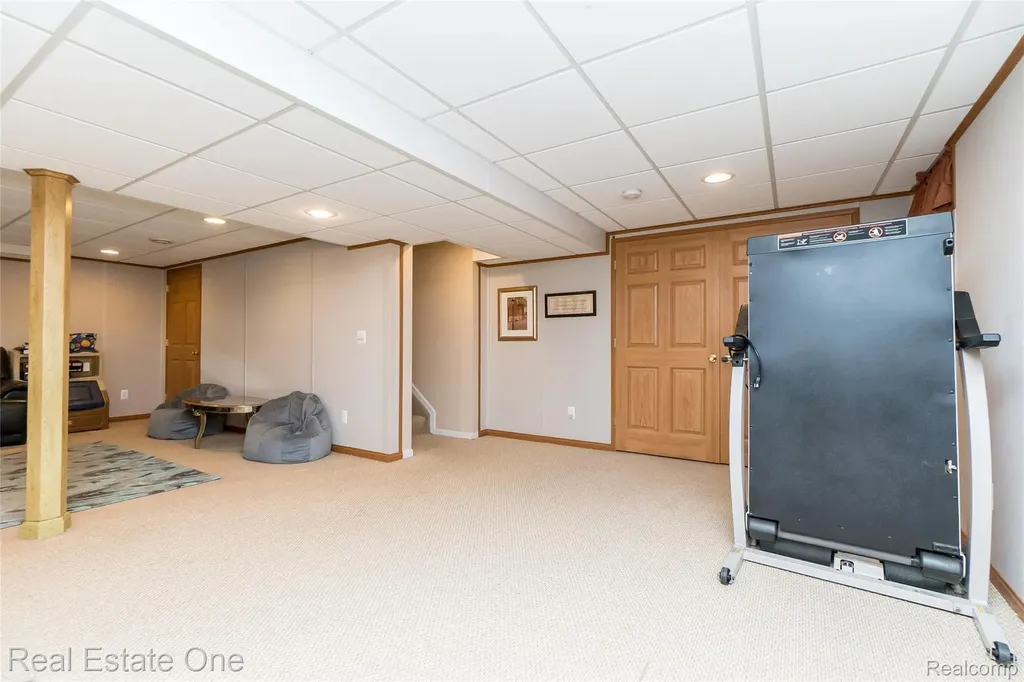 4575 Fairway Court Waterford Charter Township MI 48328