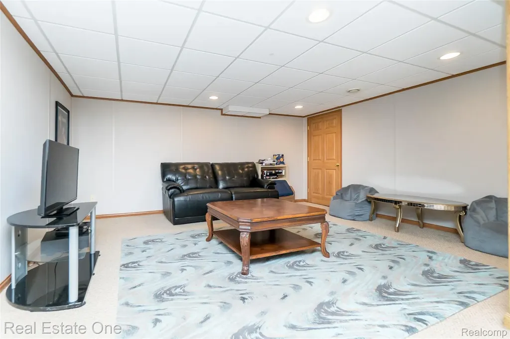 4575 Fairway Court Waterford Charter Township MI 48328
