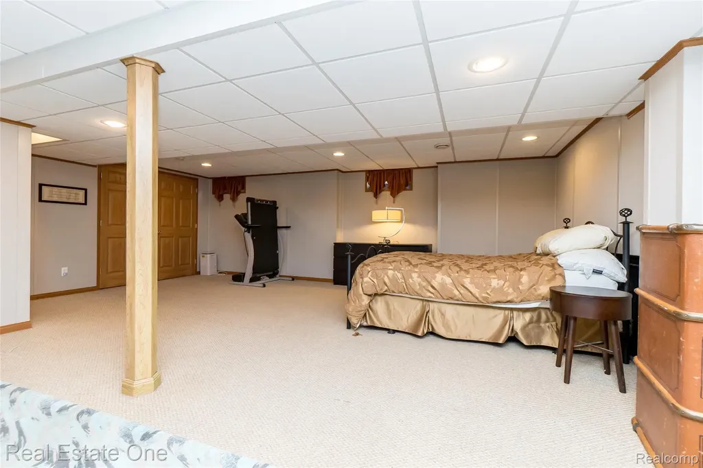 4575 Fairway Court Waterford Charter Township MI 48328