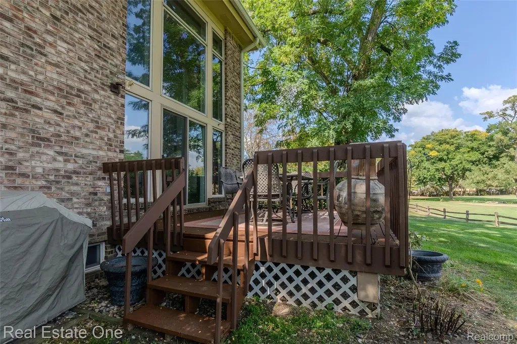4575 Fairway Court Waterford Charter Township MI 48328