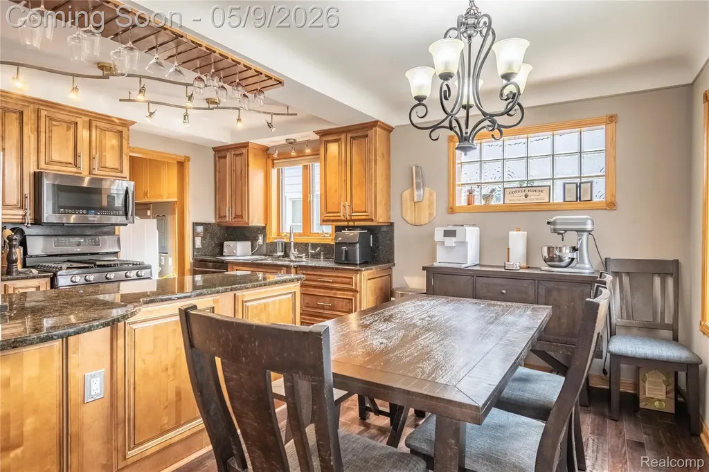 22501 Maple Street St. Clair Shores City MI 48081