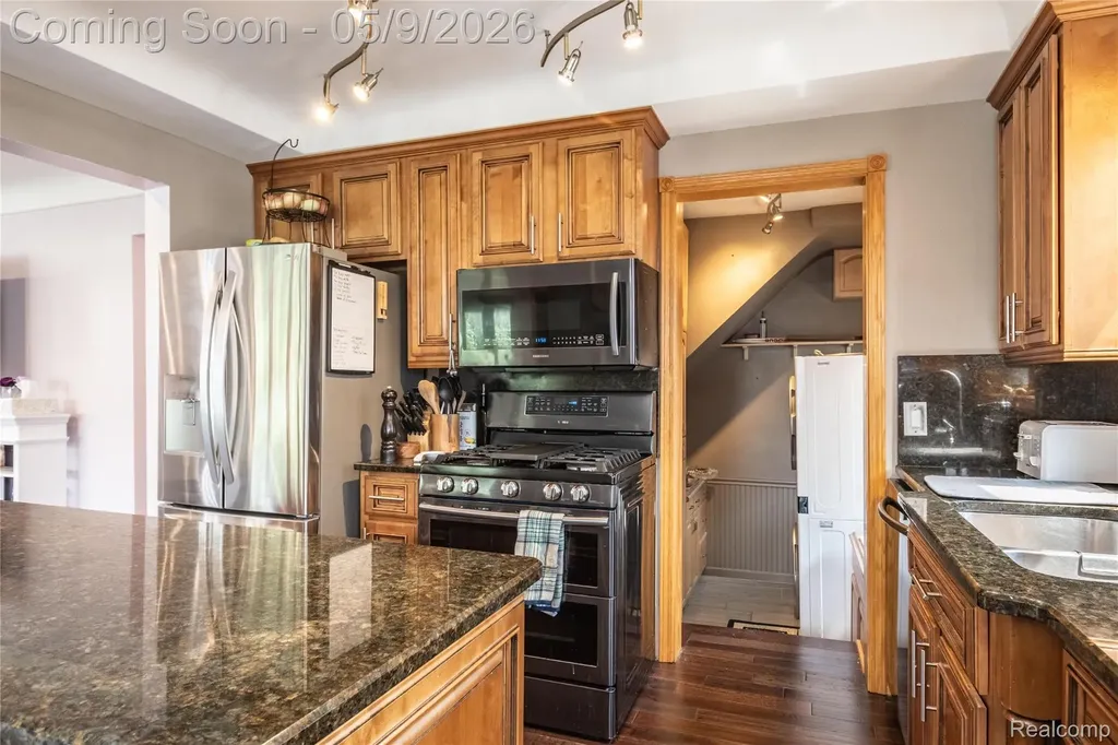 22501 Maple Street St. Clair Shores City MI 48081