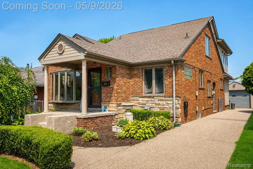 22501 Maple Street St. Clair Shores City MI 48081