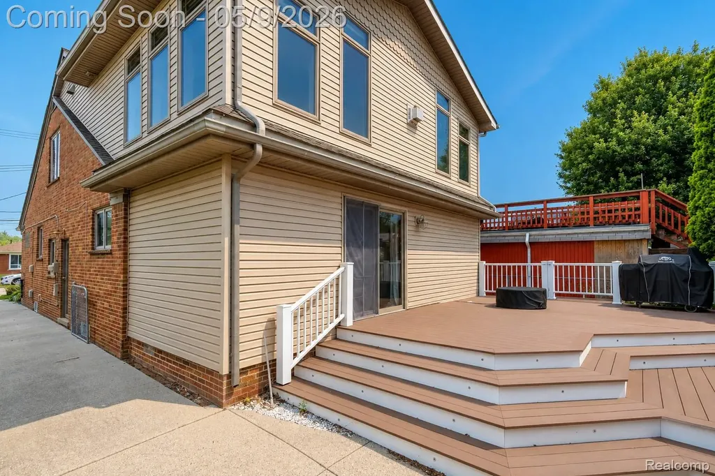22501 Maple Street St. Clair Shores City MI 48081