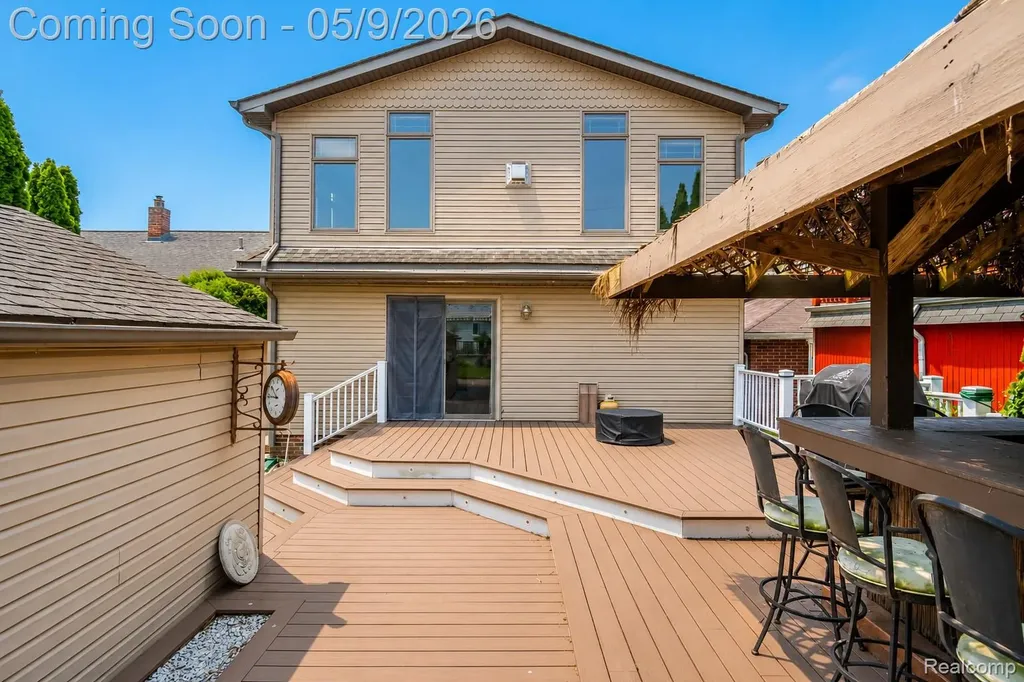 22501 Maple Street St. Clair Shores City MI 48081