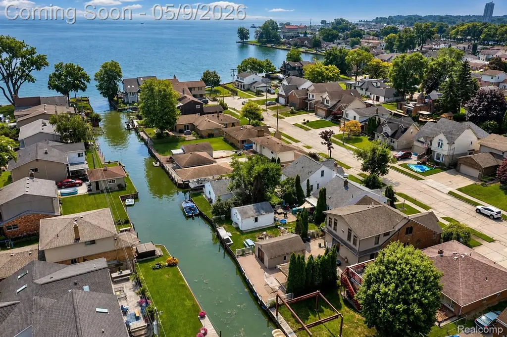 22501 Maple Street St. Clair Shores City MI 48081