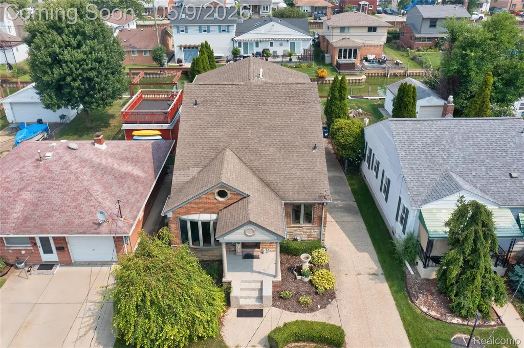 22501 Maple Street St. Clair Shores City MI 48081