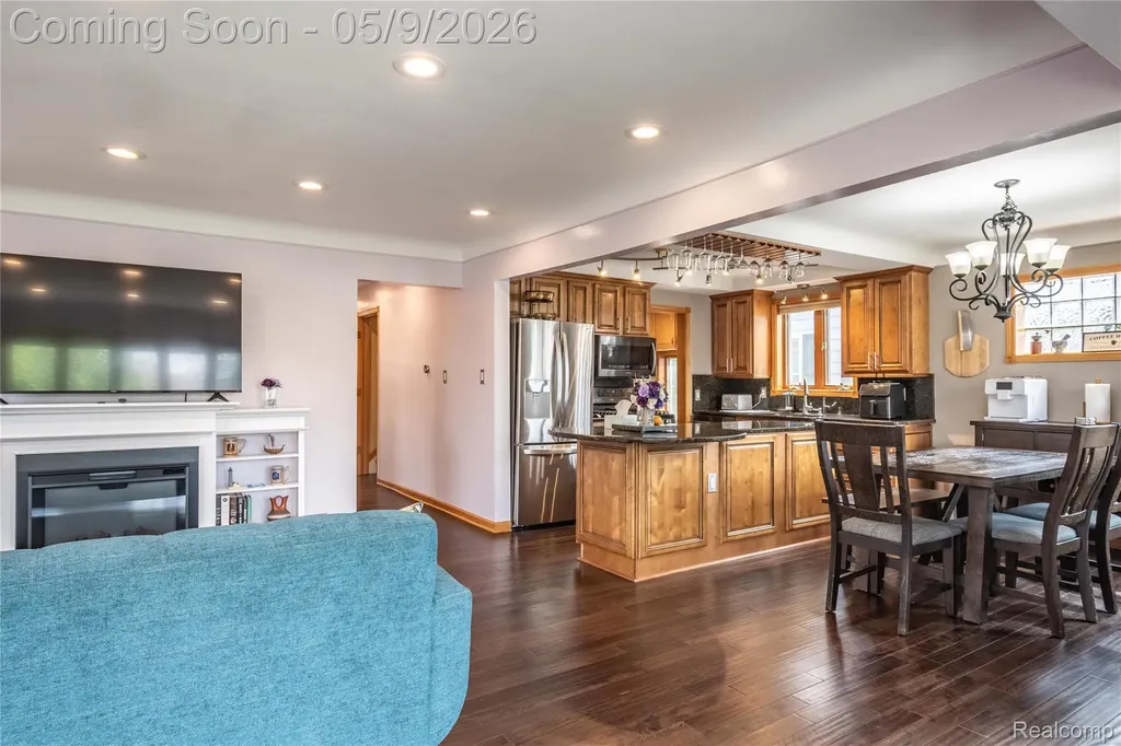 22501 Maple Street St. Clair Shores City MI 48081