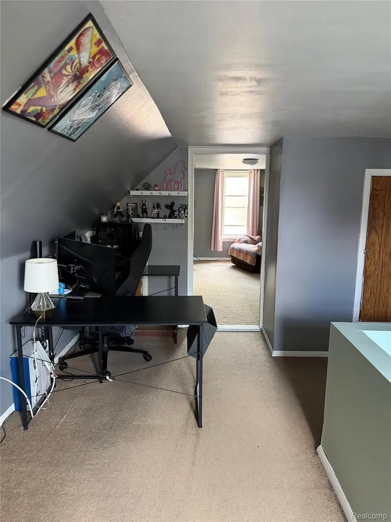 28120 Oneil Roseville City MI 48066