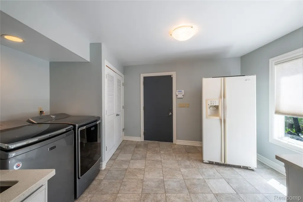 2350 Crane Road Fenton Charter Township MI 48430