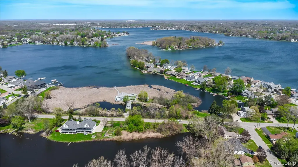 2350 Crane Road Fenton Charter Township MI 48430