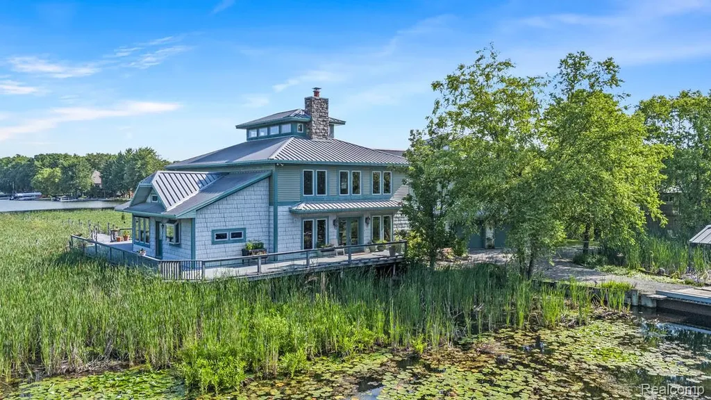 2350 Crane Road Fenton Charter Township MI 48430
