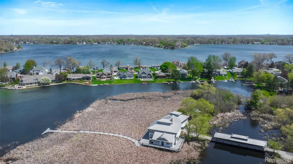 2350 Crane Road Fenton Charter Township MI 48430