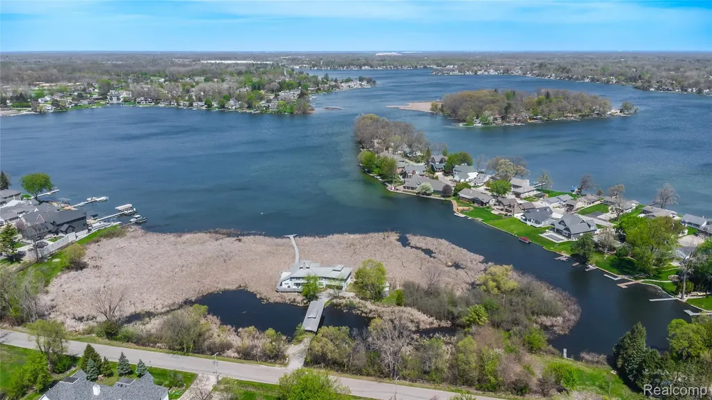 2350 Crane Road Fenton Charter Township MI 48430