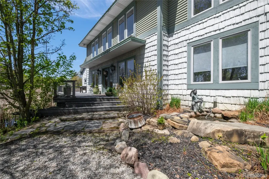 2350 Crane Road Fenton Charter Township MI 48430
