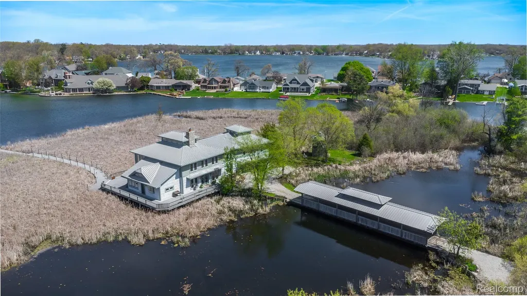 2350 Crane Road Fenton Charter Township MI 48430