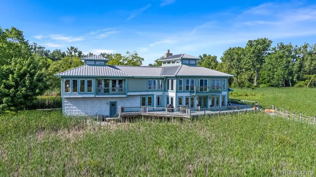 2350 Crane Road Fenton Charter Township MI 48430