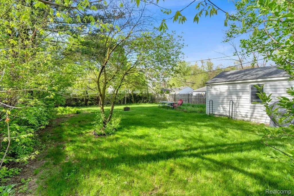 1677 Pearson Street Ferndale City MI 48220