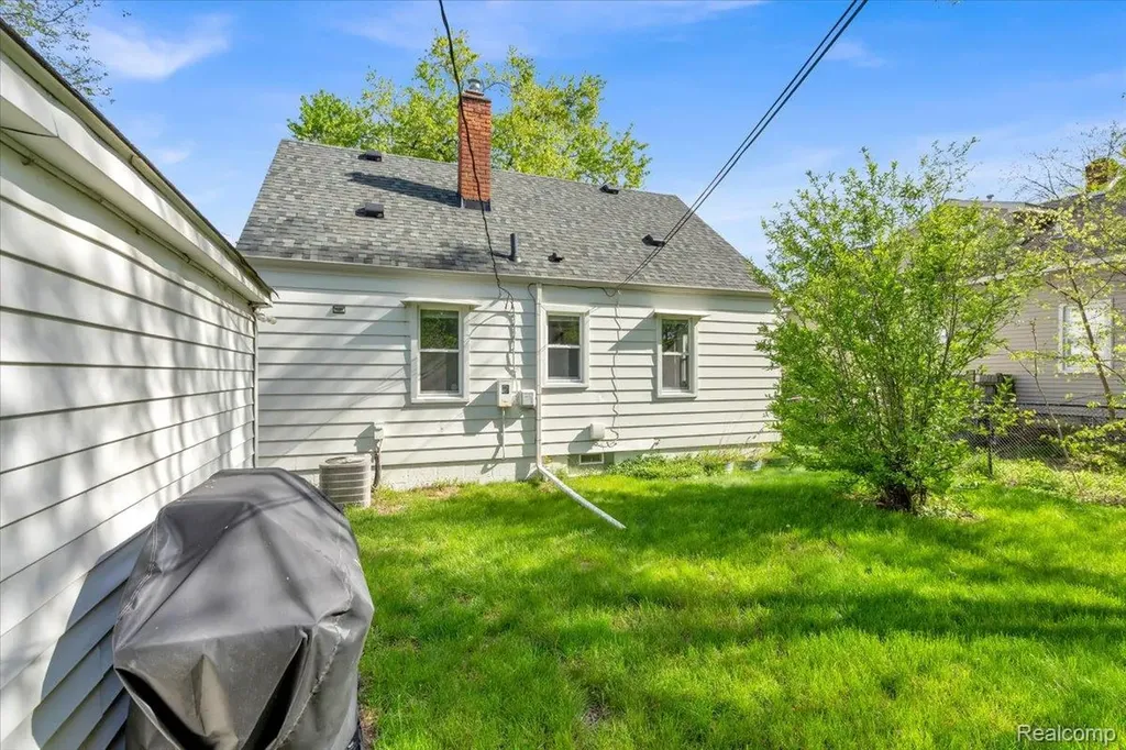 1677 Pearson Street Ferndale City MI 48220