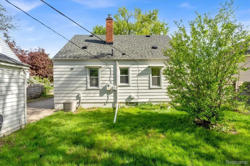 1677 Pearson Street Ferndale City MI 48220