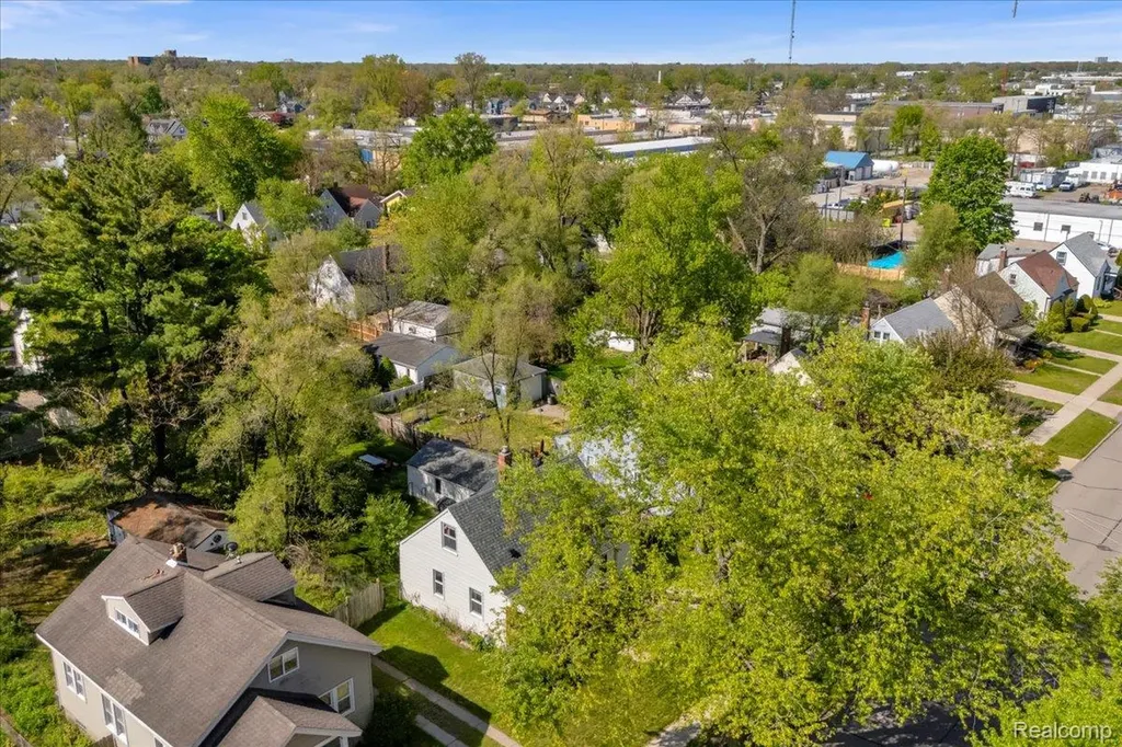 1677 Pearson Street Ferndale City MI 48220