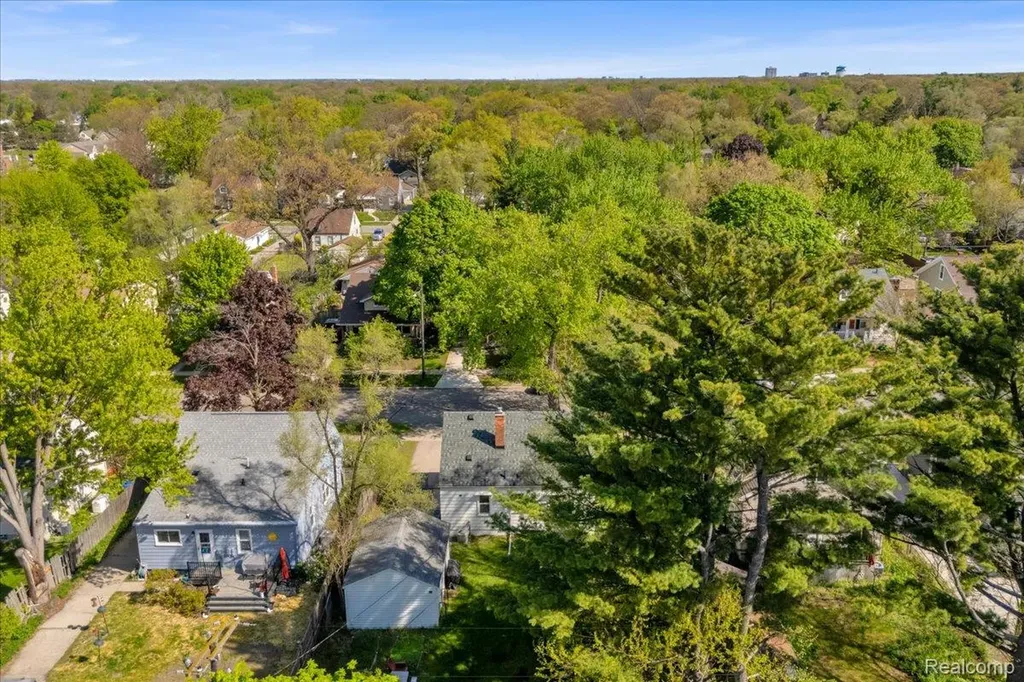 1677 Pearson Street Ferndale City MI 48220