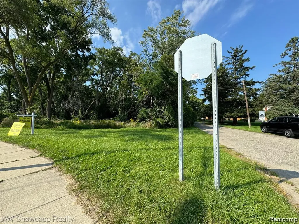 2830 Dixie Highway Waterford Charter Township MI 48328