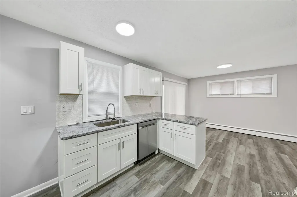 35808 Schley Avenue Westland City MI 48186