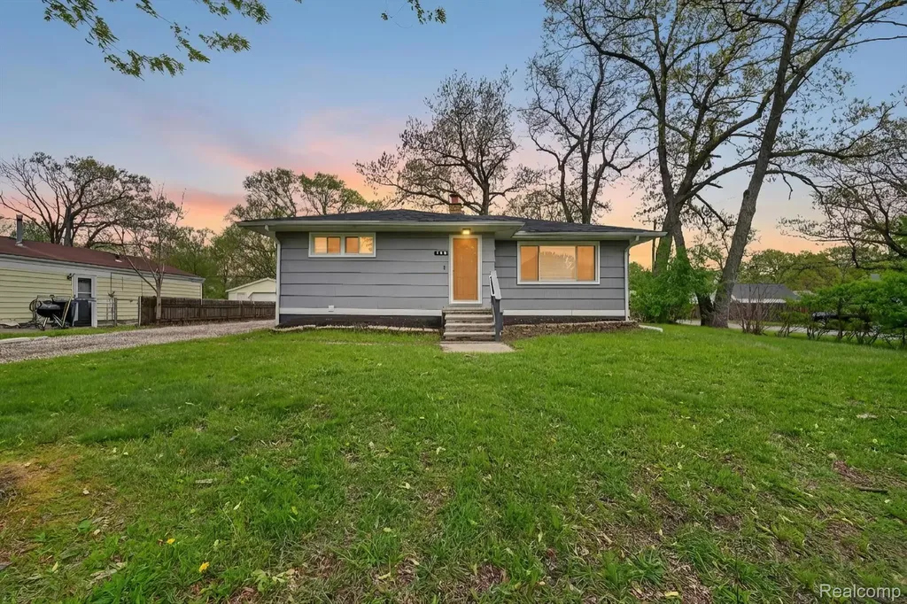35808 Schley Avenue Westland City MI 48186