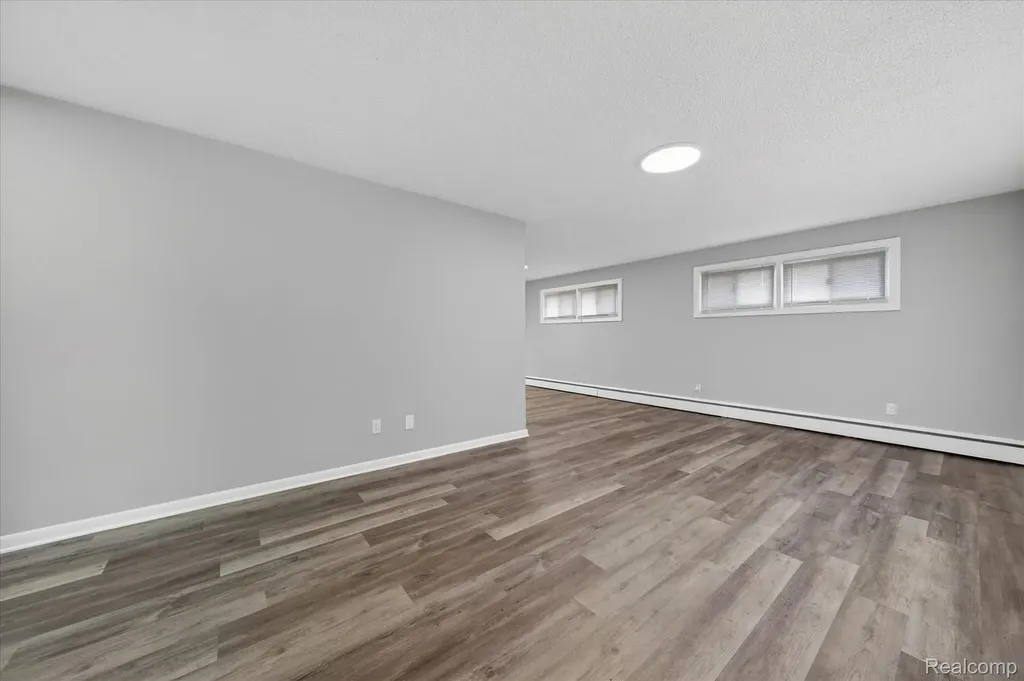 35808 Schley Avenue Westland City MI 48186