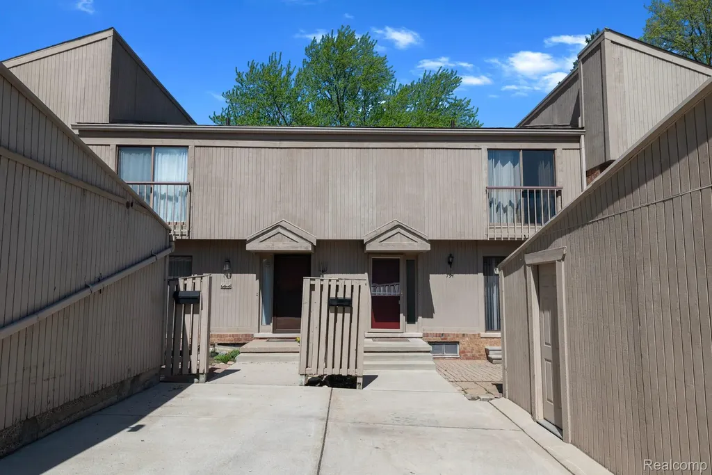 794 Oak Brook Ridge Drive Rochester Hills City MI 48307